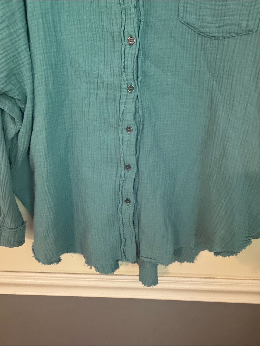 Zenana Outfitters Seafoam Green Casual Button-Down Shirt with Raw Edges Size XL - Picture 3 of 5